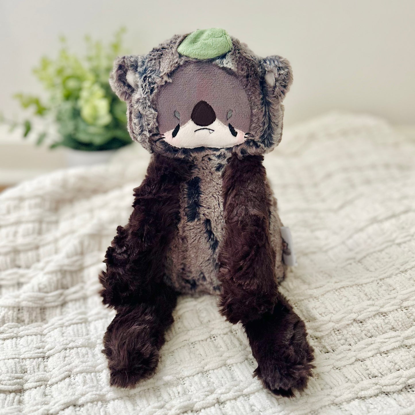 🧢 Oleander, The Stern Father Otter