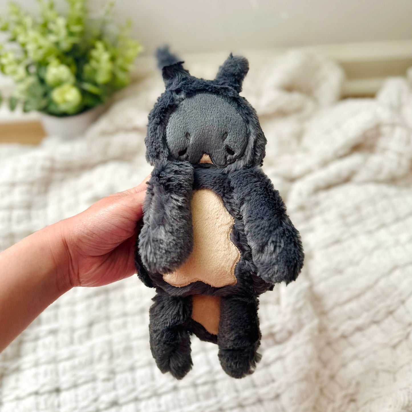 🌑 Black Slug Baby Resident